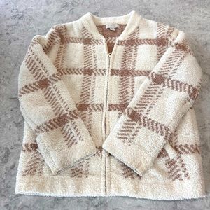 Girls 12/14 large barefoot dreams zip up